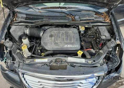 2012 Chrysler Town & Country Touring из США, поврежденный, VIN 2C4RC1BG7CR159428